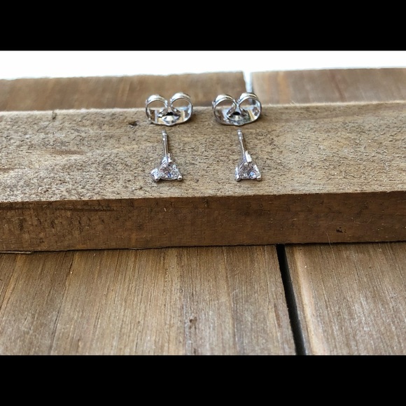 1.5 mm Silver Cubic Zirconia Studs - Picture 2 of 4